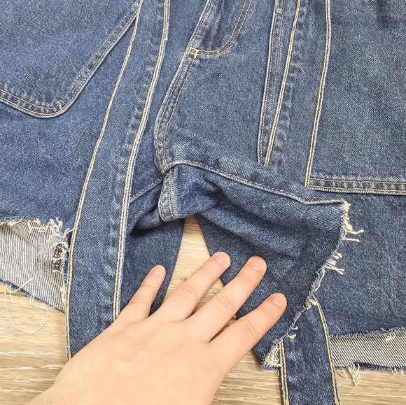 Zara High Waisted Shorts size 2 - Picture 2 of 8